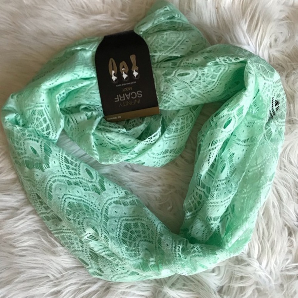 NWT MINT GREEN LACE INFINITY SCARF